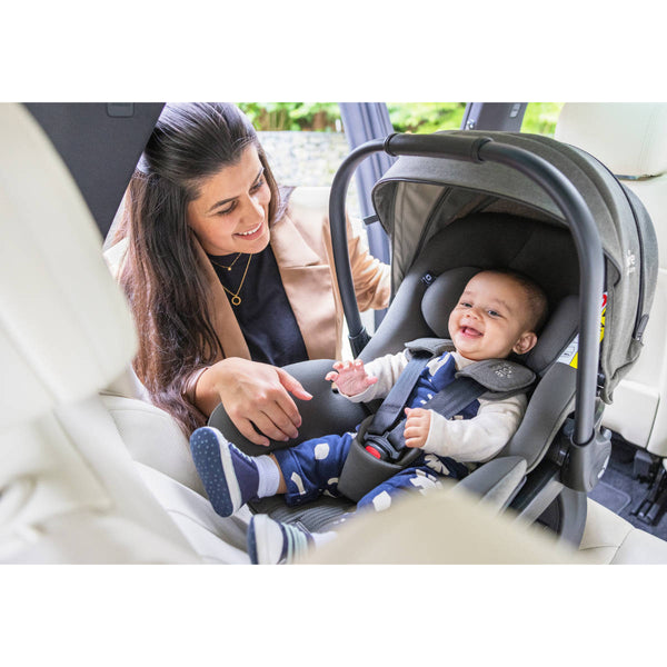 Joie Signature i-Level Pro i-Size Babyschale Sandstone