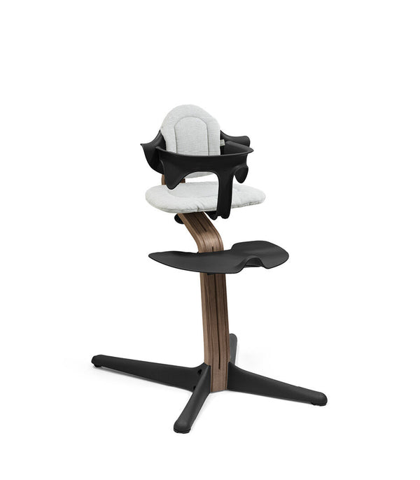 Stokke® Nomi® Stuhl Walnuss / Black + Babyset gratis