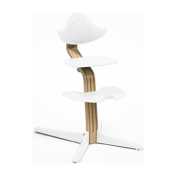 Stokke® Nomi® Stuhl Oak / White + Babyset gratis